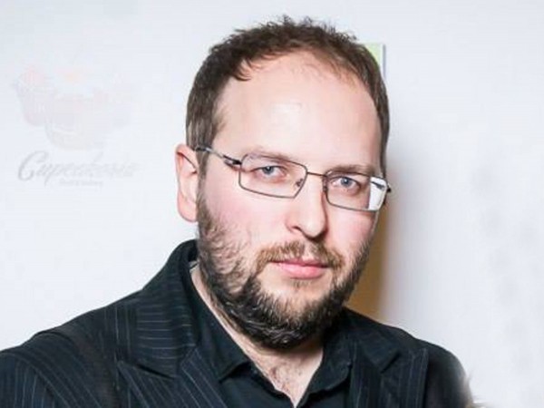 


                            Умер 45-летний режиссер клипов МакSим Вадим Шатров
                            


                        