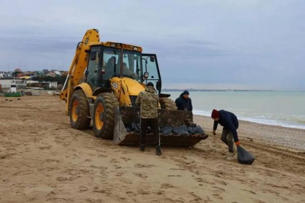 В Севастополе ввели режим ЧС федерального уровня из-за разлива мазута В Севастополе ввели режим ЧС федерального уровня из-за разлива мазута