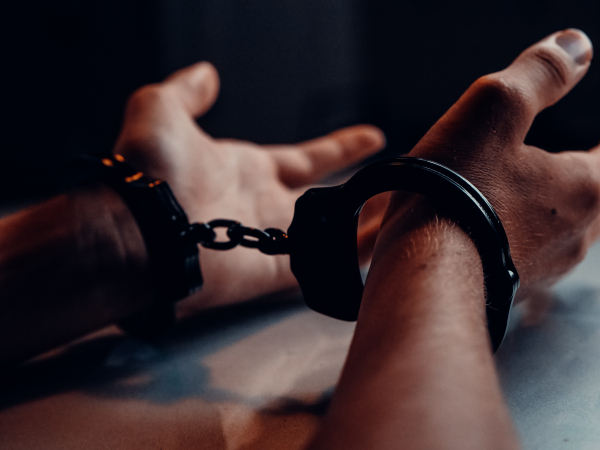По делу о взрыве в «Алых парусах» задержали двух танцоров По делу о взрыве в «Алых парусах» задержали двух танцоров