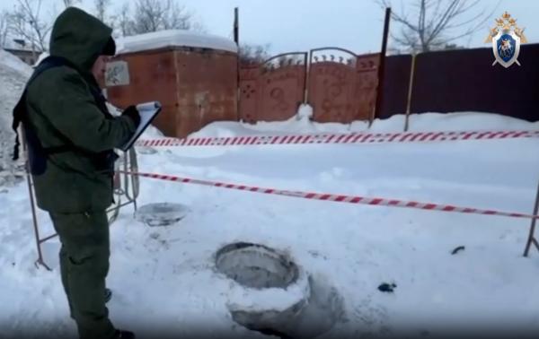 В Хабаровске 8-летний ребёнок свалился в открытый люк и погиб В Хабаровске 8-летний ребёнок свалился в открытый люк и погиб