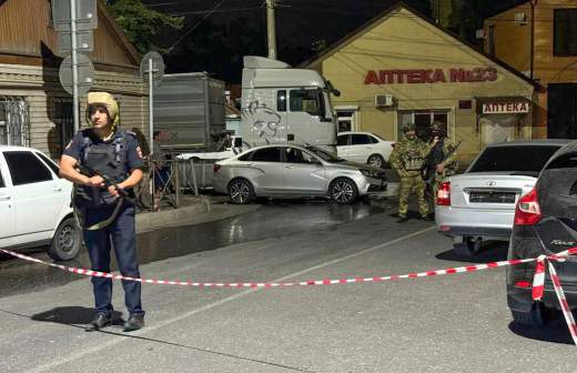 
                    Жителей домов в зоне КТО эвакуировали в Дагестане

        