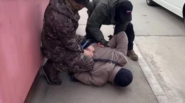 ФСБ показала видео задержания директора регионального филиала &laquo;Россельхозбанка&raquo;