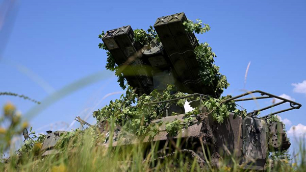 
                    Силы ПВО за два часа перехватили 27 украинских БПЛА над регионами России

        