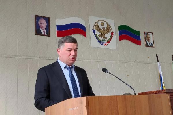 До сентября за решёткой: Главу района в Дагестане арестовали по делу о мошенничестве До сентября за решёткой: Главу района в Дагестане арестовали по делу о мошенничестве