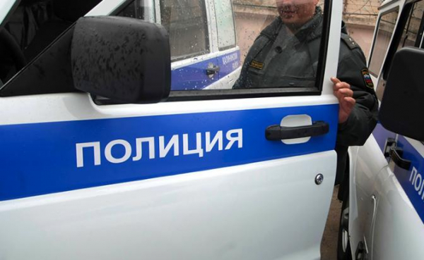 Запах смерти: уральцы обратились к пожарным из-за смрада в подъезде