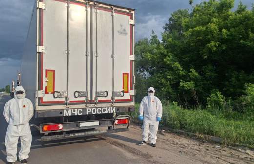 В результате атаки дронов на машину коммунальной службы в ЛНР погибли люди
В результате атаки дронов на машину коммунальной службы в ЛНР погибли люди