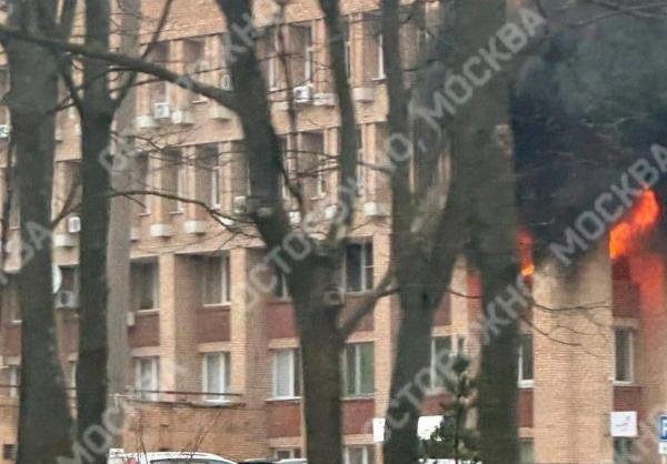 В Кашире горит здание администрации