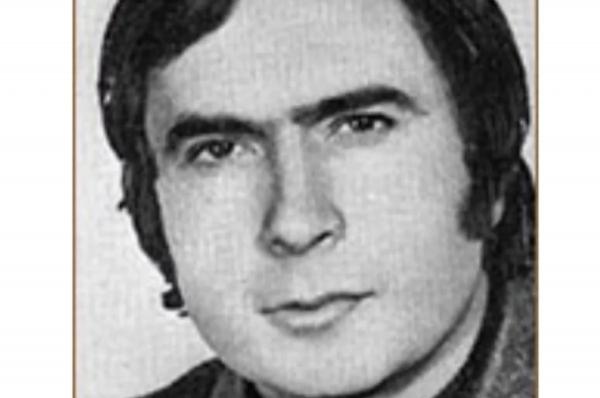Умер оператор советской комедии «Чудак из пятого „Б“» Гасан Тутунов
Умер оператор советской комедии «Чудак из пятого „Б“» Гасан Тутунов
