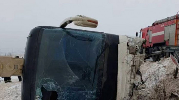 В Ленобласти при опрокидывании автобуса пострадали четыре человека