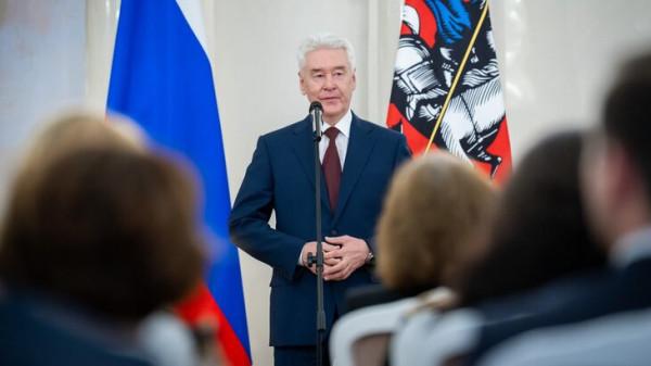 Собянин вручил премии молодым ученым в честь Дня российской науки Собянин вручил премии молодым ученым в честь Дня российской науки