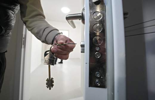 
                    В РФ предлагают создать независимый совет для контроля бюджета

        