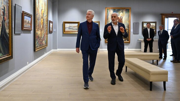 Сергей Собянин открыл новое здание картинной галереи Василия Нестеренко