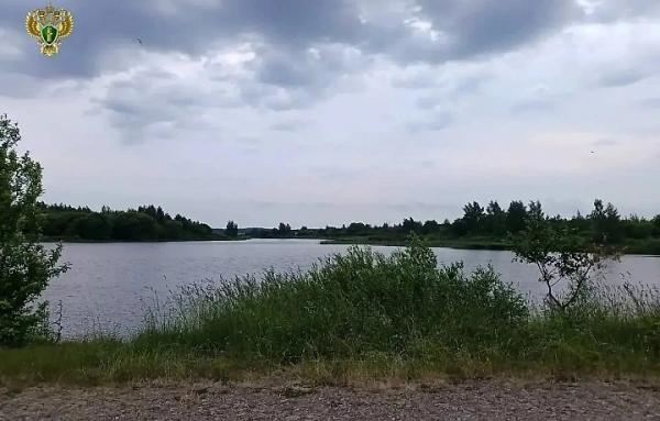 Уголовное дело возбудили после гибели двух сестёр в озере в Тульской области Уголовное дело возбудили после гибели двух сестёр в озере в Тульской области
