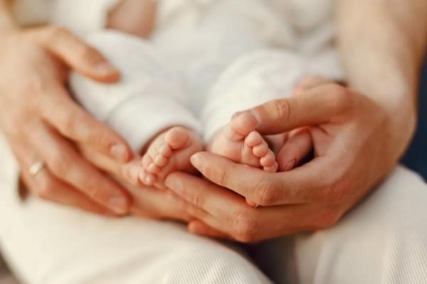 
        В Бразилии медсестра в сумке попыталась вынести чужого ребенка из роддома    