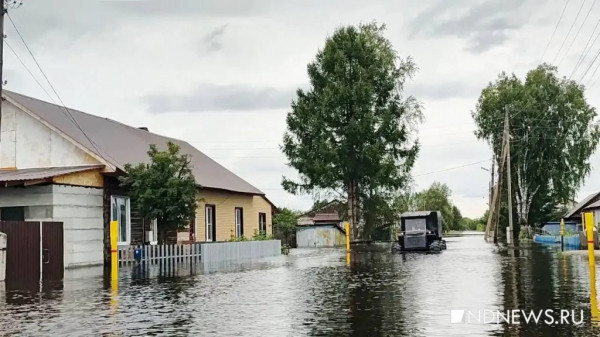 Вода в Свердловской области продолжает прибывать. Десятки людей эвакуированы Вода в Свердловской области продолжает прибывать. Десятки людей эвакуированы