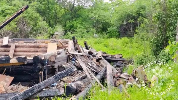 Жителя Тверской области обвинили в поджоге дома ради сокрытия преступления