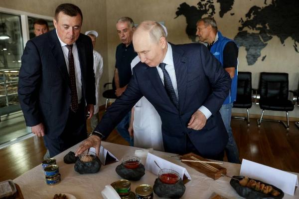 Острова попутали: Япония истерит о Курилах и монументах, но приняла рекордные 200 тыс россиян Острова попутали: Япония истерит о Курилах и монументах, но приняла рекордные 200 тыс россиян